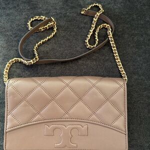 Tory Burch Savannah Chain Flat Wallet Classic Taupe